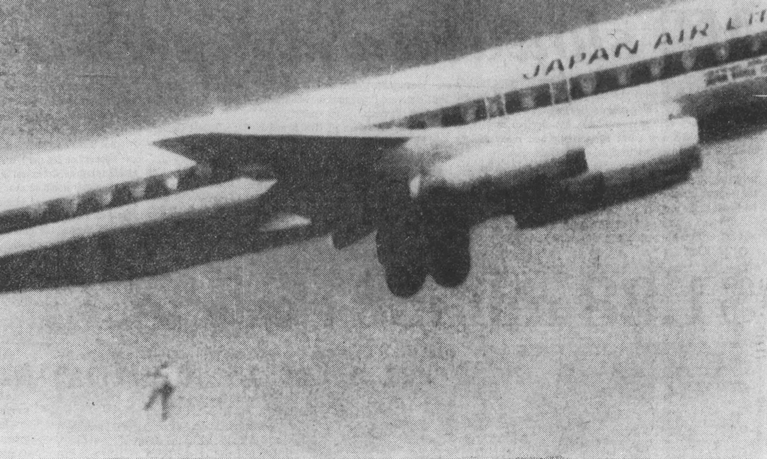 Fourteen-year-old Keith Sapsford falls from an aircraft wheel well above Sydney Airport. Photograph by John Gilpin, 22 February 1970; Associated Press.